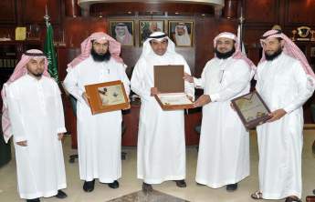 Al Asimi Receives a Number of Deanship of Faculty Members and Staff Affairs Publications   