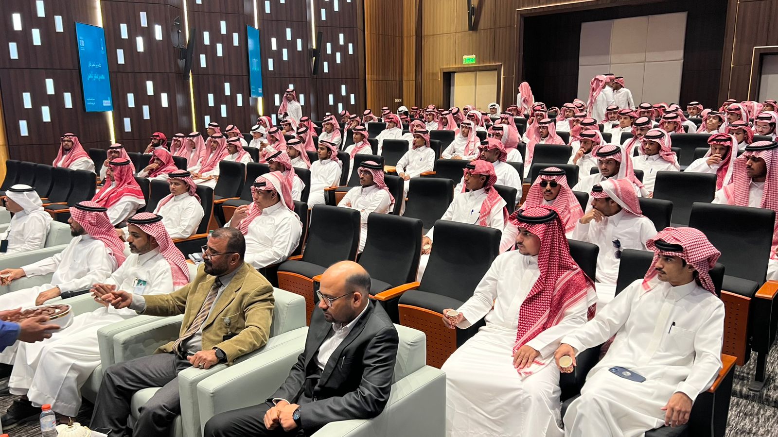 ندوة دور الطالب الجامعي في رؤية المملكة 2030 