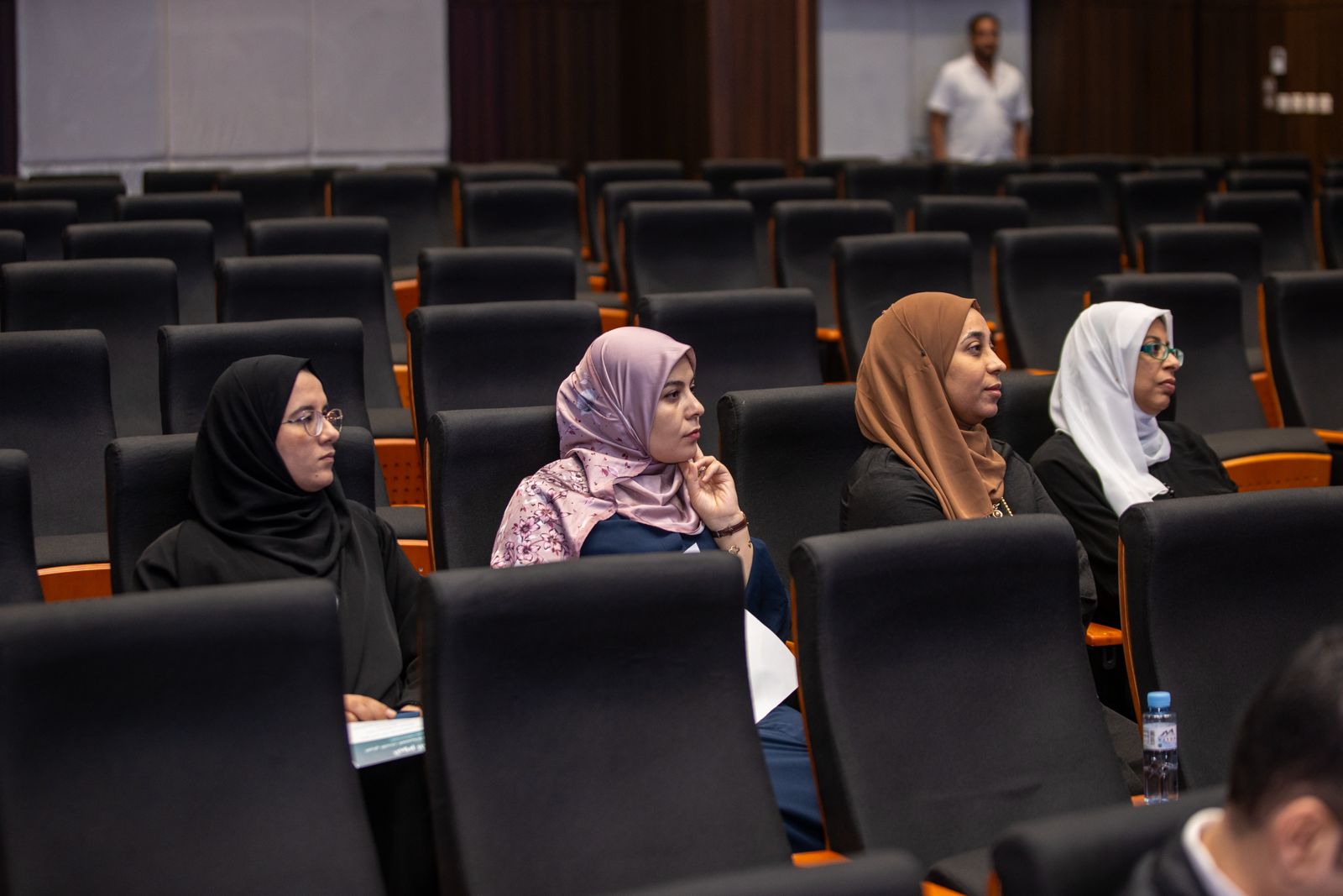 اليوم العلمي لعرض أبحاث أعضاء هيئة التدريس