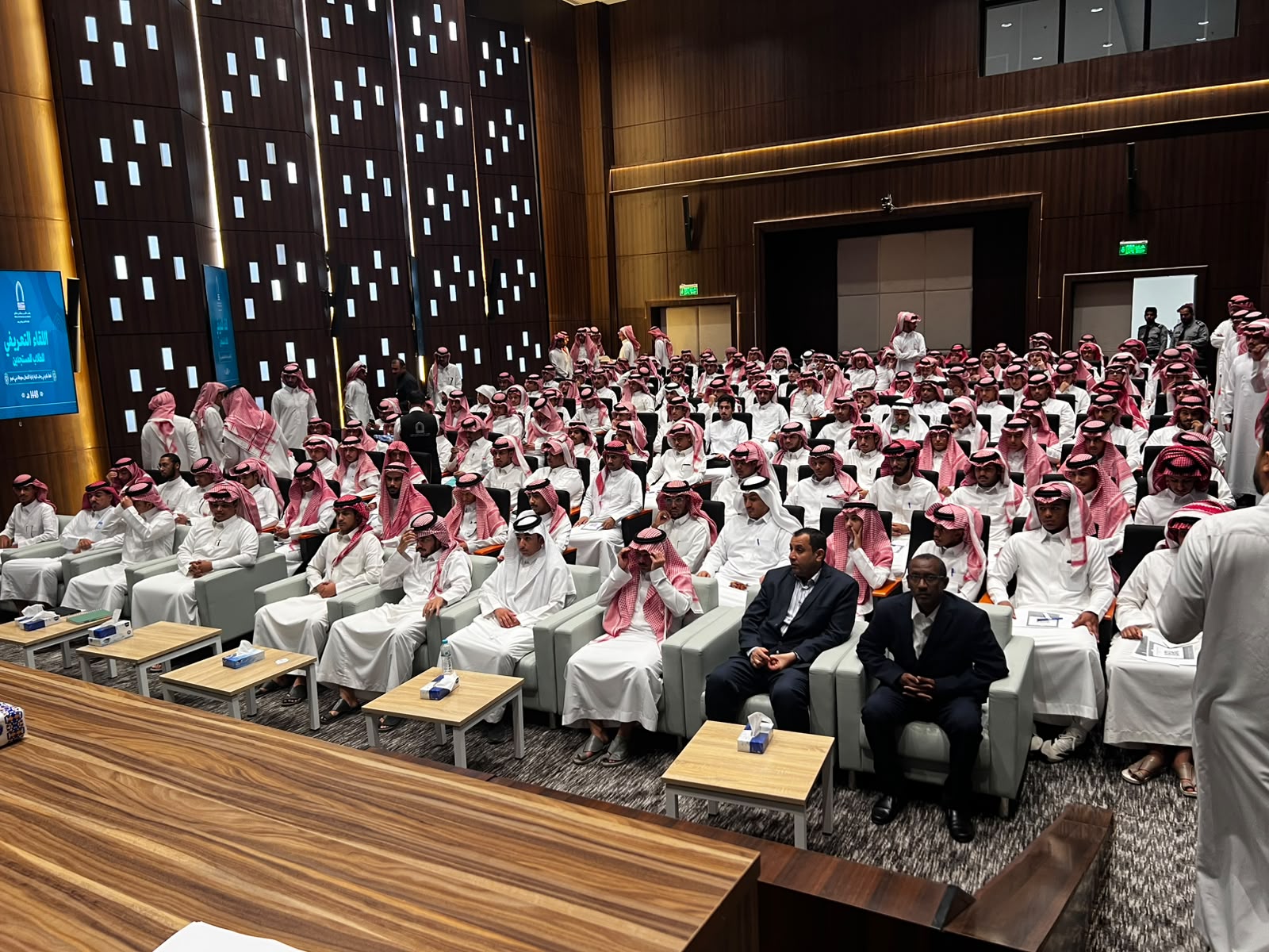الكلية تنظم اللقاء التعريفي للطلاب المستجدين لبداية مسيرتهم الجامعية
