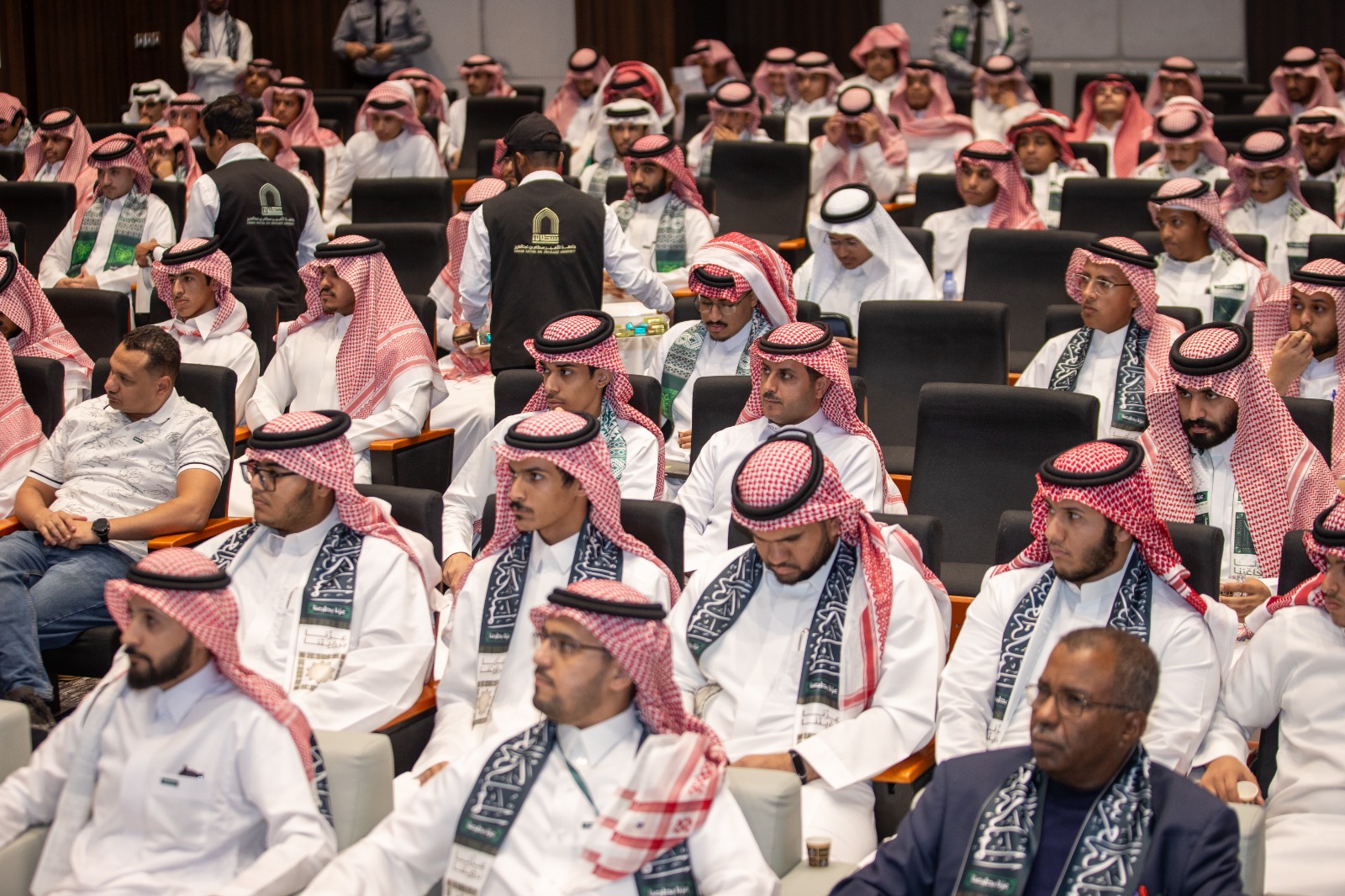 كلية إدارة الأعمال بحوطة بني تميم تحتفي باليوم الوطني