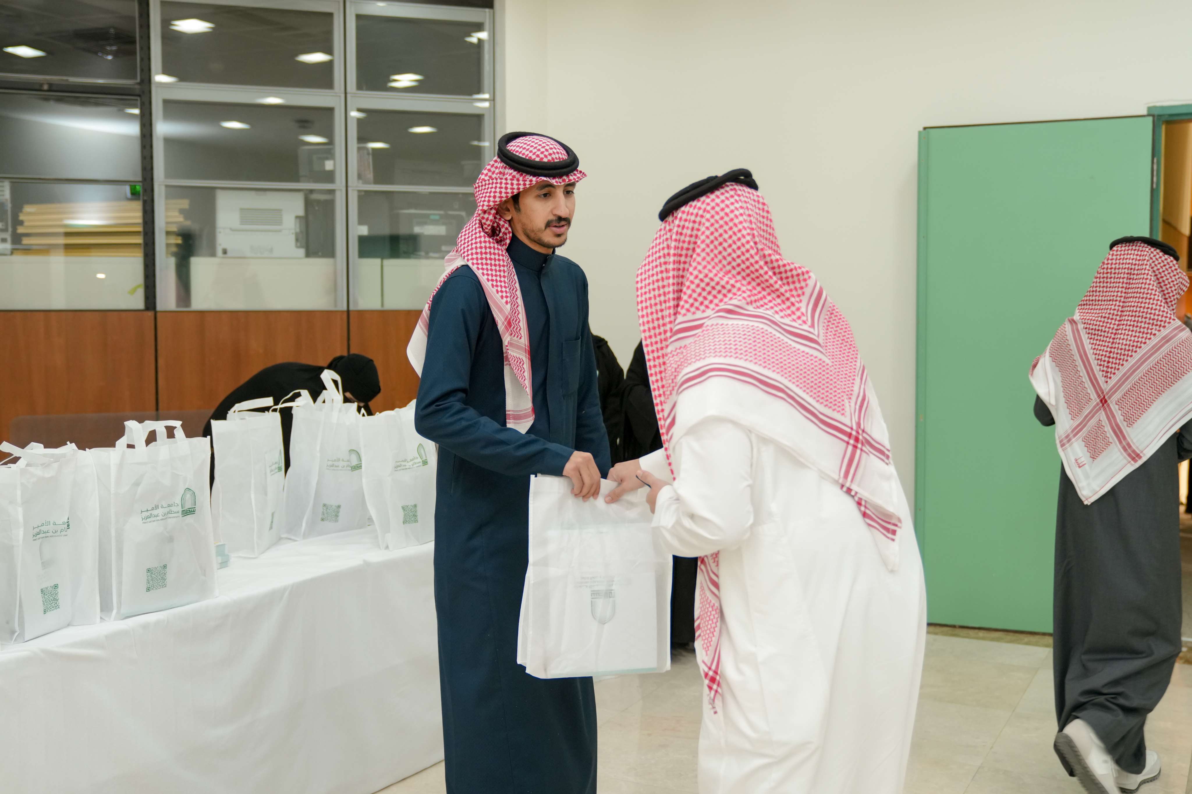عقد اللقاء التعريفي لطلبة الدراسات العليا المستجدين 1446ه