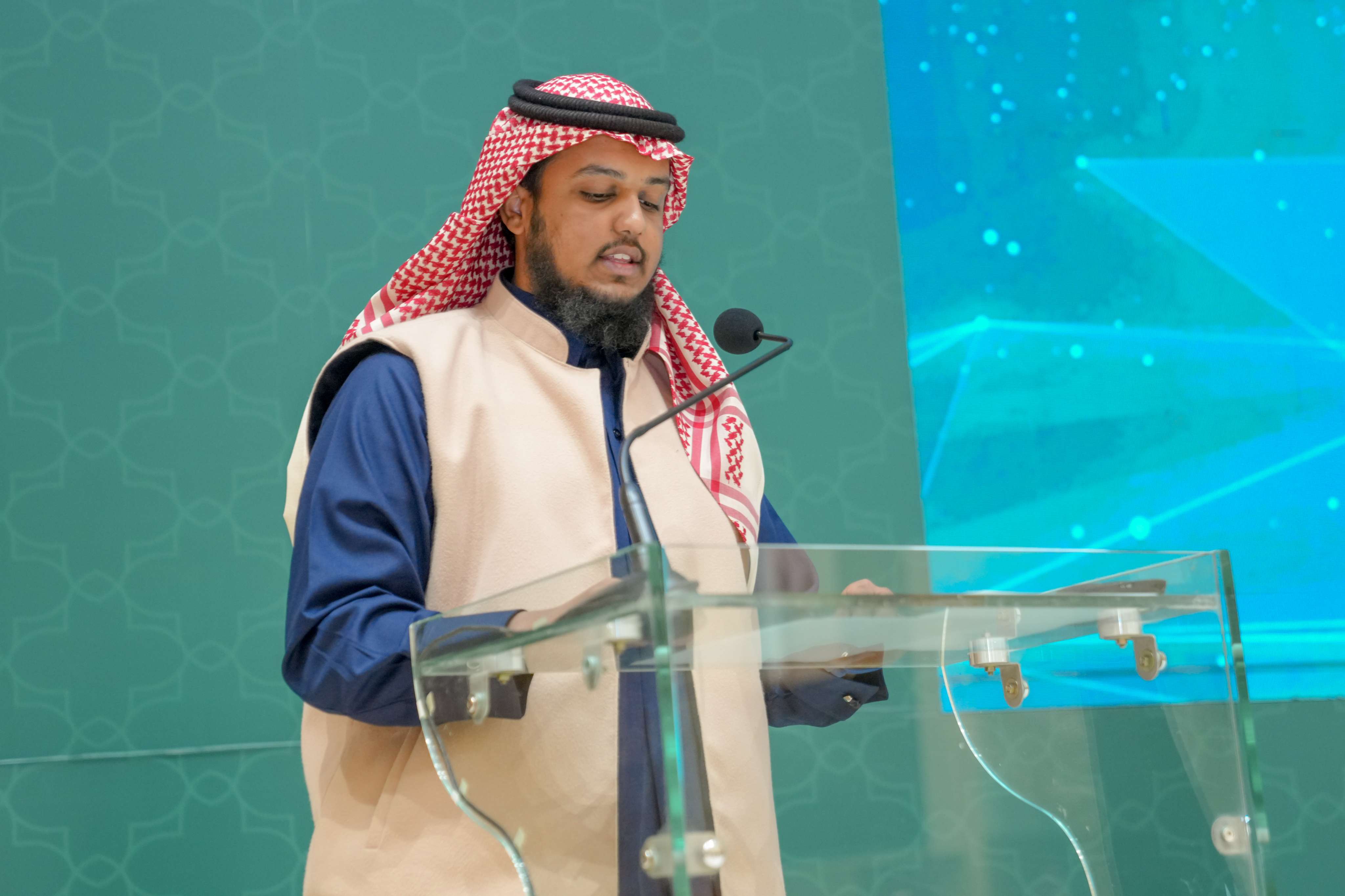 عقد اللقاء التعريفي لطلبة الدراسات العليا المستجدين 1446ه