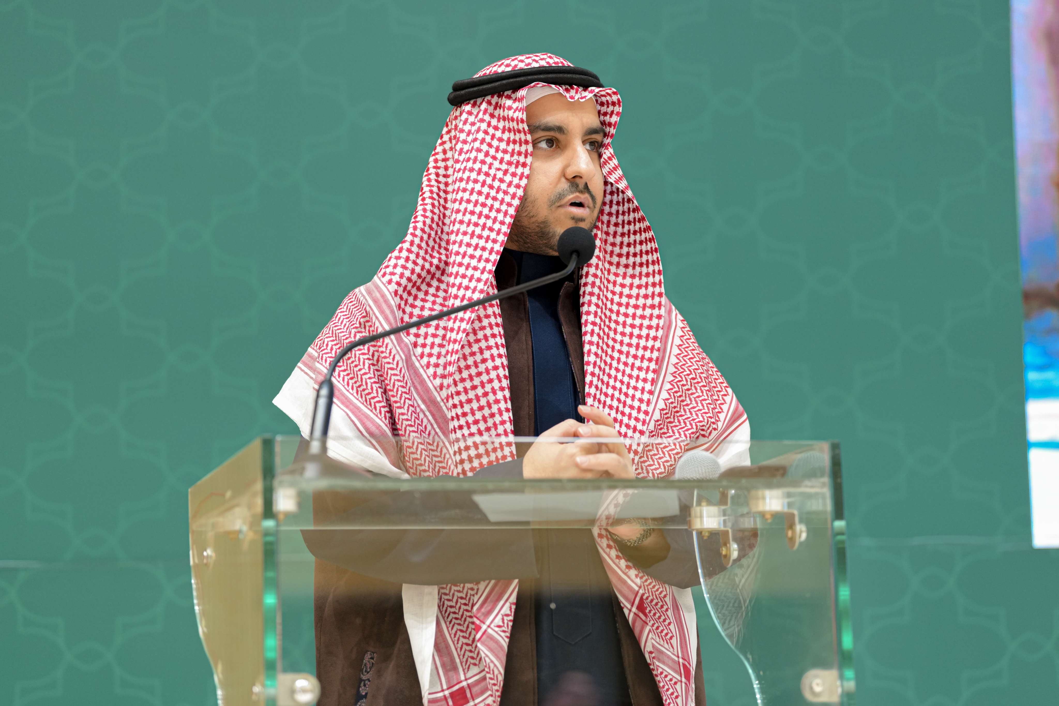 عقد اللقاء التعريفي لطلبة الدراسات العليا المستجدين 1446ه