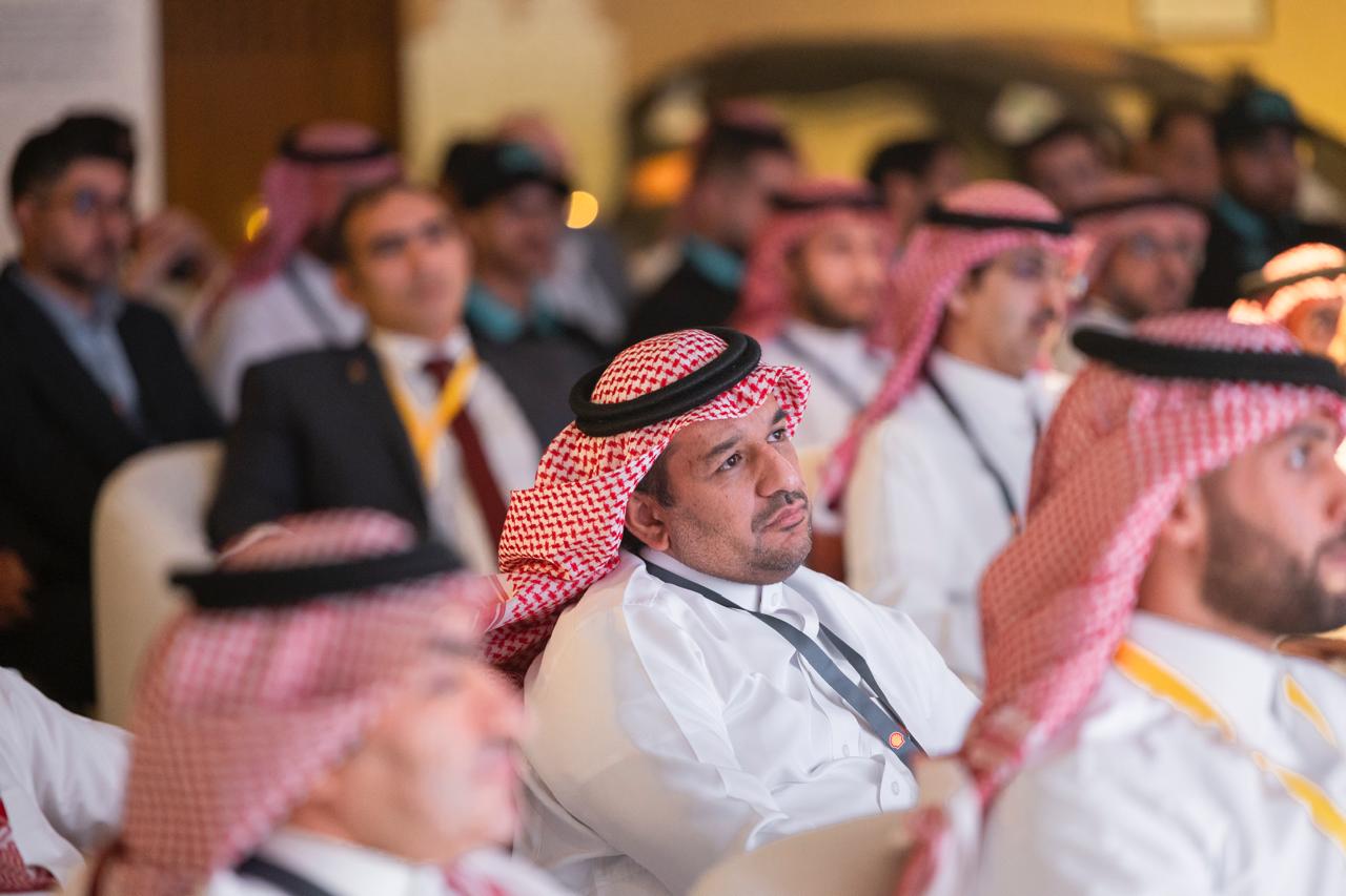  تكريم جامعة الأمير سطام بن عبدالعزيز، ممثلة في كلية الهندسة، خلال احتفال الذكرى العاشرة لمشاركة الفرق السعودية في برنامج Shell Eco-marathon،