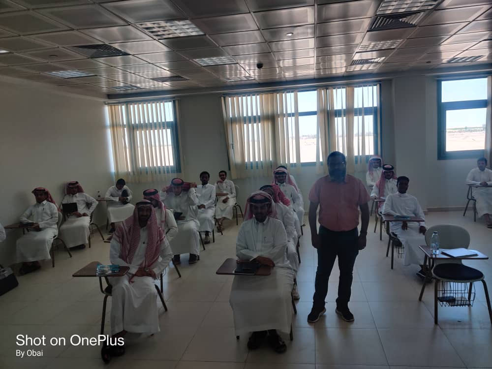 محاضرة تعريفية حول لجنة خدمة المجتمع وفوائد العمل التطوعي