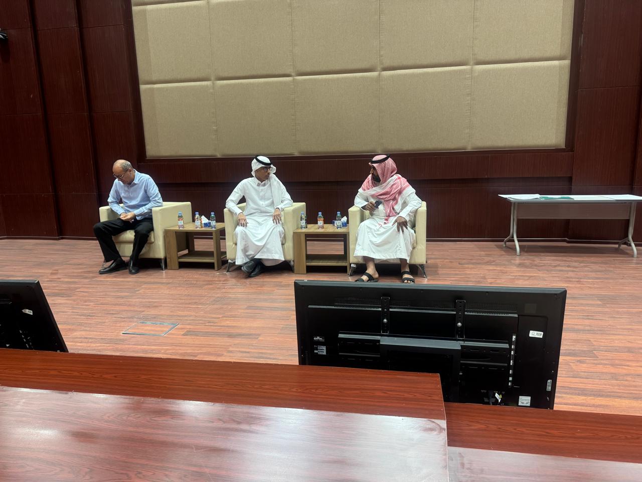 كلية الهندسة بوادي الدواسر تكرّم 43 طالبًا متفوقًا أكاديميًا