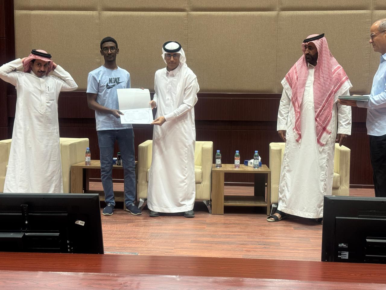 كلية الهندسة بوادي الدواسر تكرّم 43 طالبًا متفوقًا أكاديميًا