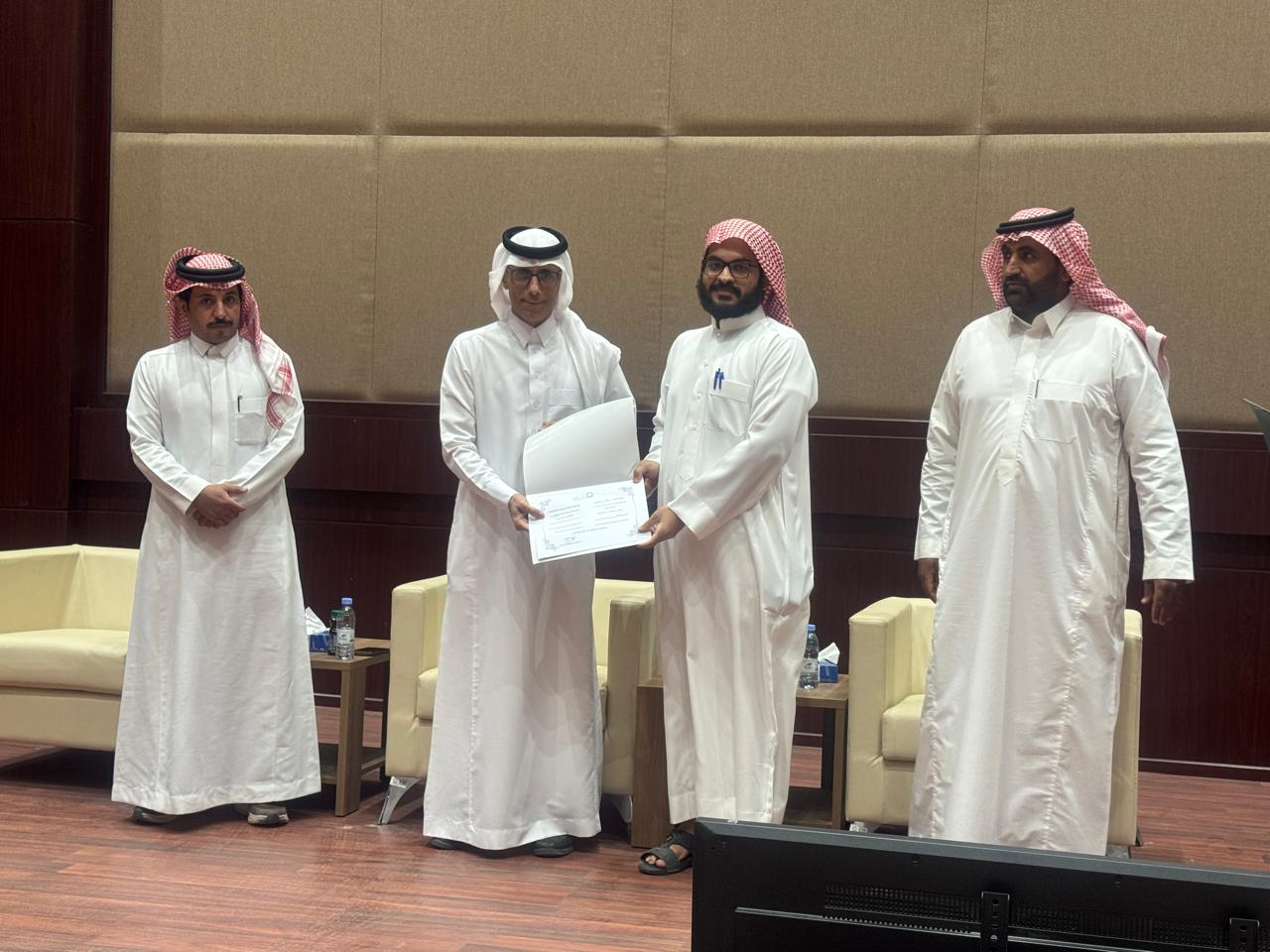 كلية الهندسة بوادي الدواسر تكرّم 43 طالبًا متفوقًا أكاديميًا