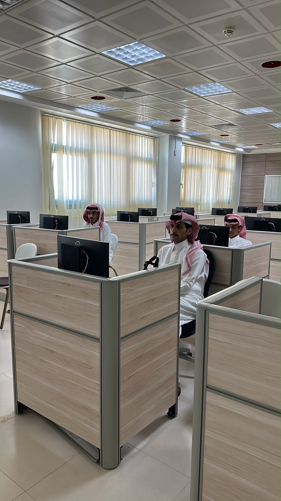 كلية الهندسة بوادي الدواسر تنظم دورات تدريبية تخصصية لتنمية مهارات الطلاب والخريجين