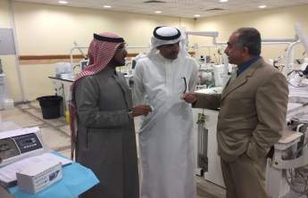 مدير جامعة الأمير سطام يزور كلية طب الأسنان ويتفقد العيادات التعليمية والخارجية