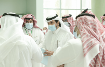 معالي رئيس الجامعة يتفقد سير الاختبارات النهائية الحضورية لكلية الهندسة بالخرج