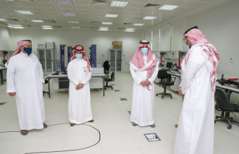 سعادة رئيس الجامعة في زيارة تفقدية لكلية هندسة وعلوم الحاسب بالخرج