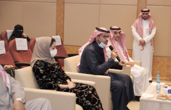 عمادة البحث العلمي تقيم ورشة عمل بحضور رئيس الجامعة