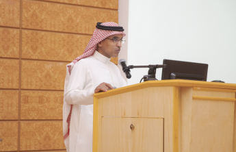 عمادة البحث العلمي تقيم ورشة عمل بحضور رئيس الجامعة