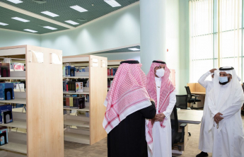 Rector Visits the Central Library in Al-Kharj