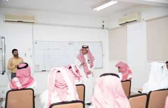 رئيس الجامعة يتفقد كليات الجامعة في محافظتي وادي الدواسر والسليل