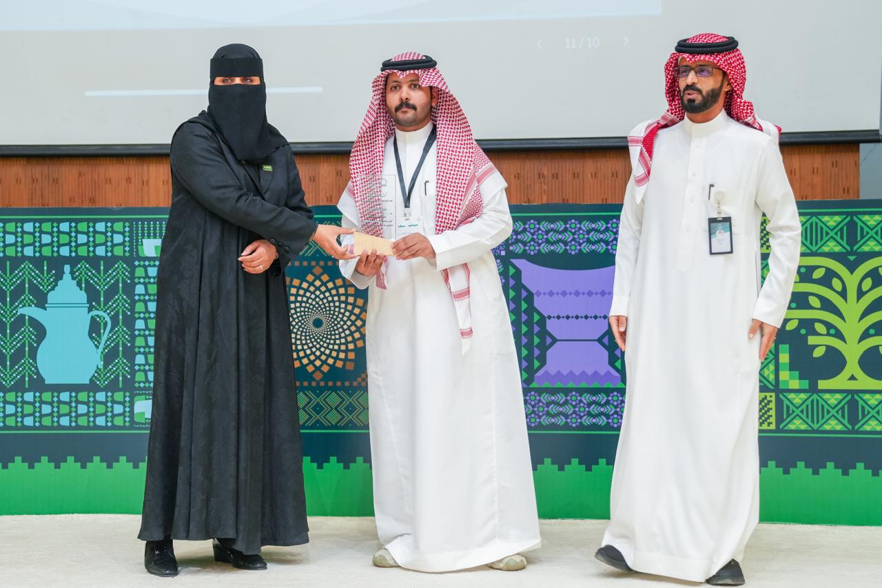 تكريم صيدلي في سطام